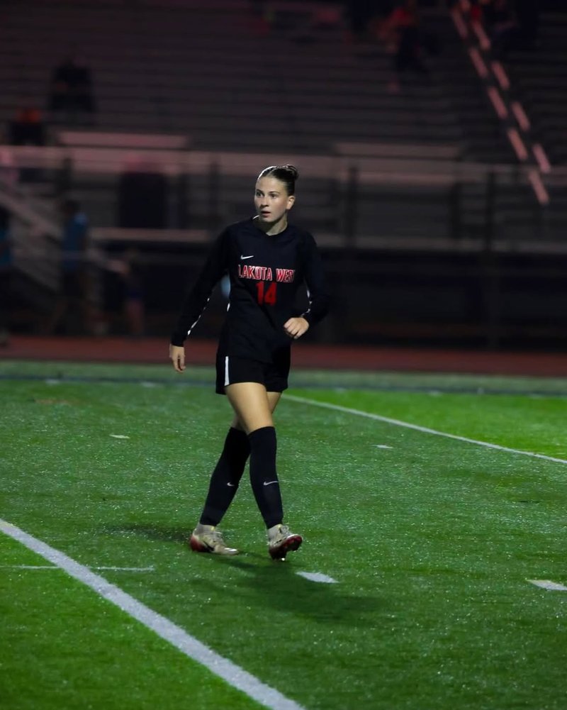 Charlotte Wade playing soccer for Lakota West